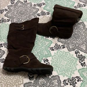 Barely worn Maurices zip up boots!